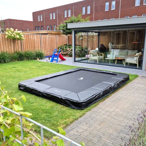 Akrobat Orbit Inground