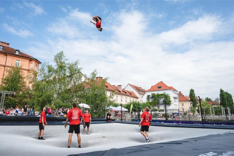AKROBAT Bridge Bounce: Beste Trampoline Ter Wereld 1 AKROBAT Bridge Bounce: Beste Trampoline Ter Wereld