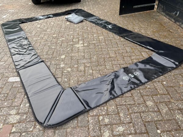 Akrobat Primus Flat 380x250 | Zwart-Zwart SE | NIEUW